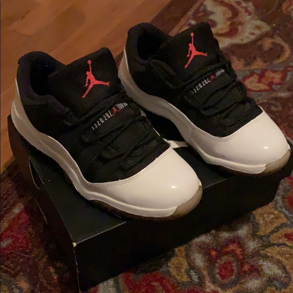 Jordan 11 retro low